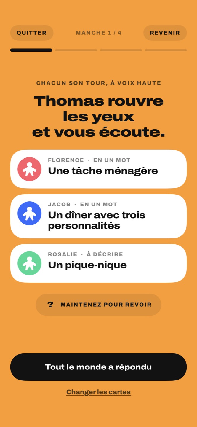 Les cartes de trois joueurs : une tâche ménagère, un dîner avec trois personnalités, un pique-nique
